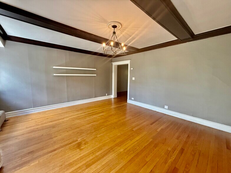 Building Photo - 4149 N Sheridan Rd