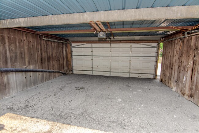 Building Photo - 20335 Fieldtree Dr