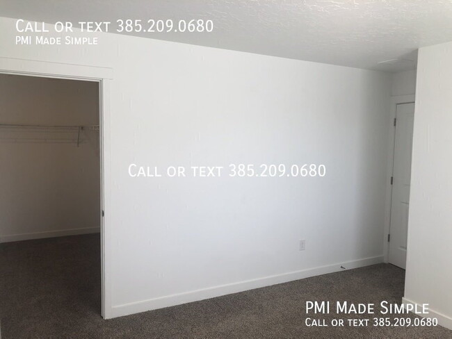 Building Photo - 1040 W Broadleaf Dr