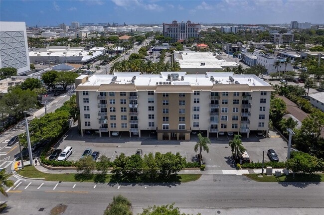 Primary Photo - 1050 SE 15th St