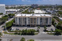 Building Photo - 1050 SE 15th St