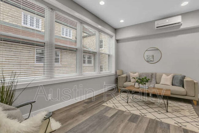 Building Photo - 5347 Nottingham Ave