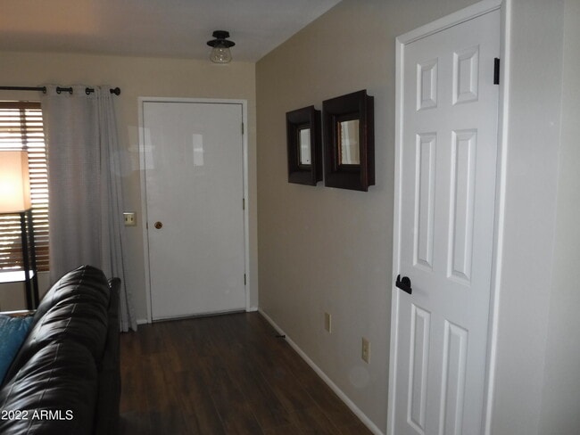 Building Photo - 11029 W Caron Dr