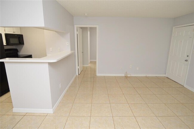 Building Photo - 8643 Mallard Reserve Dr