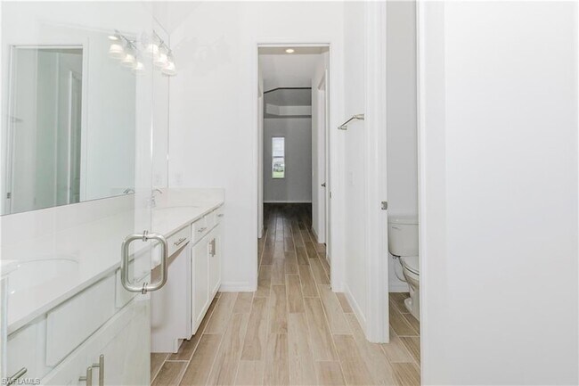 Building Photo - 5947 Sunningdale St