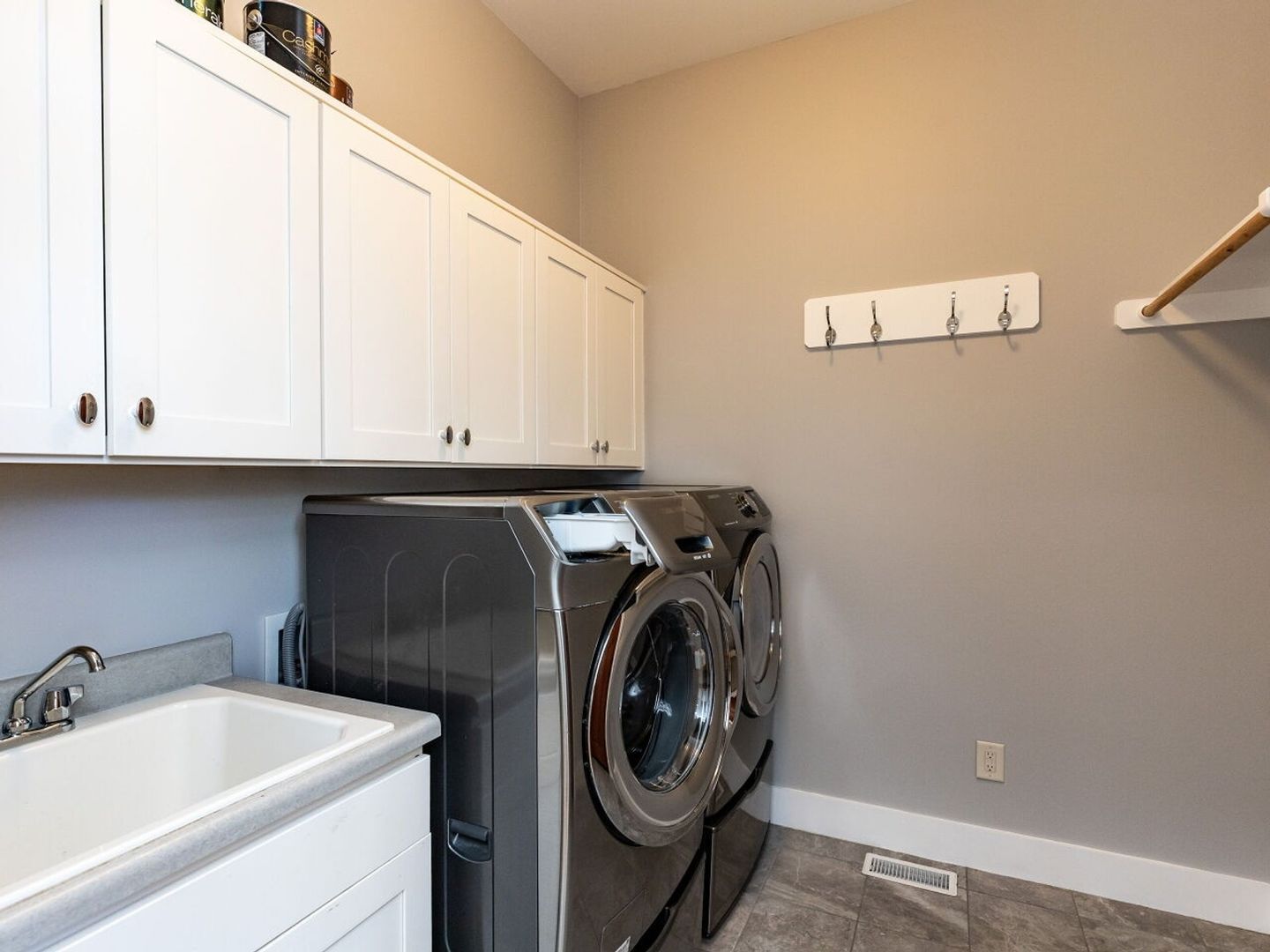 Building Photo - 1980 Great Ridge Pkwy