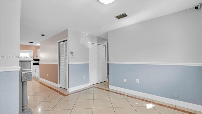 Building Photo - 2860 W 80th St