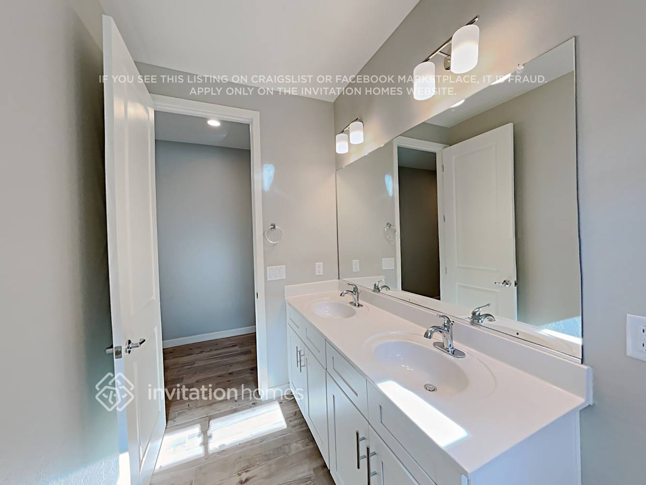 Building Photo - 7331 S 23rd Dr