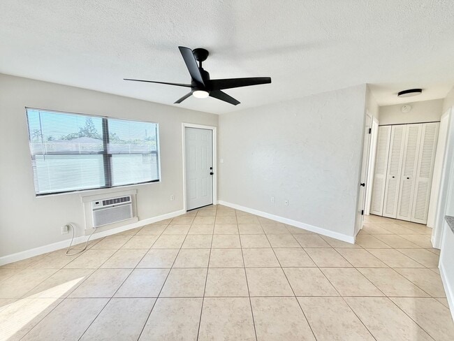 Building Photo - RFR (543 103rd Ave)