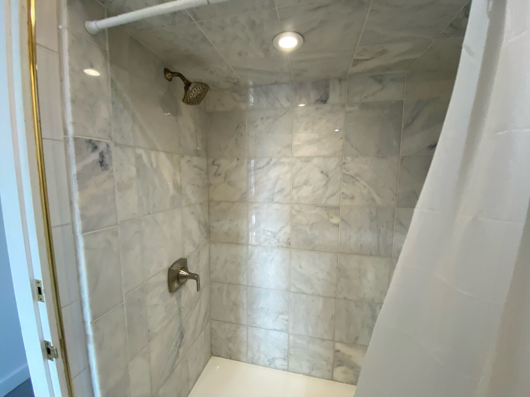 Building Photo - 21 Snow Hill St