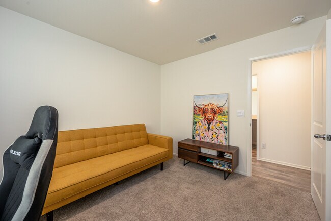 Building Photo - 28650 New Yorker Ln