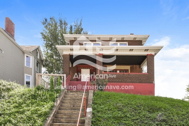Building Photo - 2712 Versailles Ave