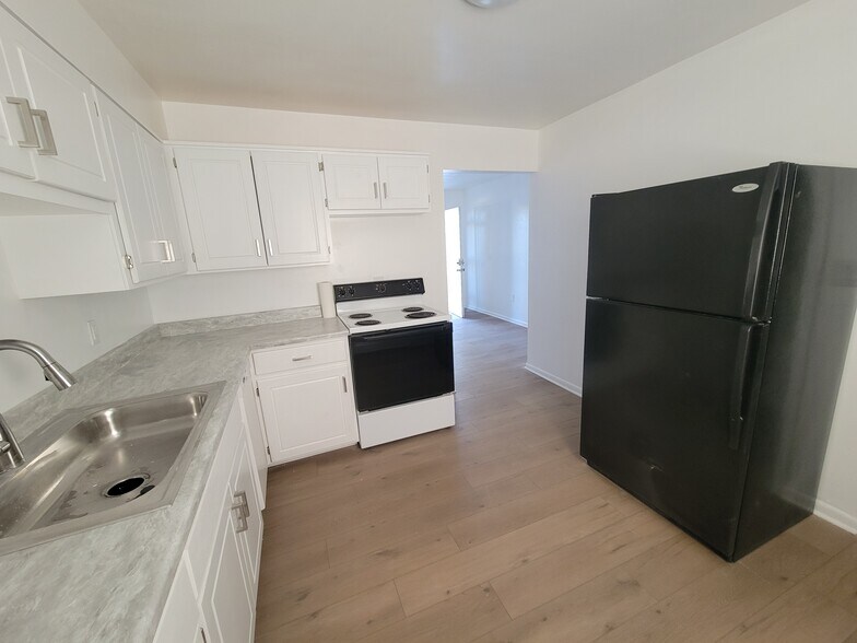 Building Photo - 135 Mather Cir