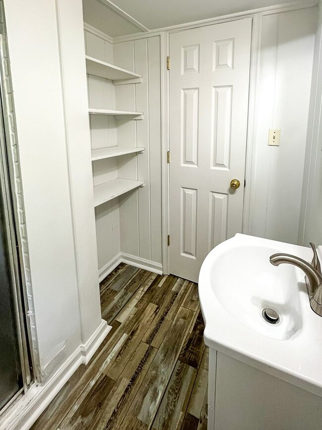 Building Photo - Preston Avenue Duplex for Rent!