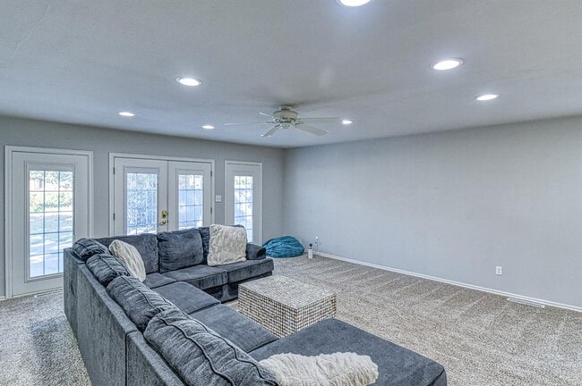 Building Photo - 1221 Cruce St