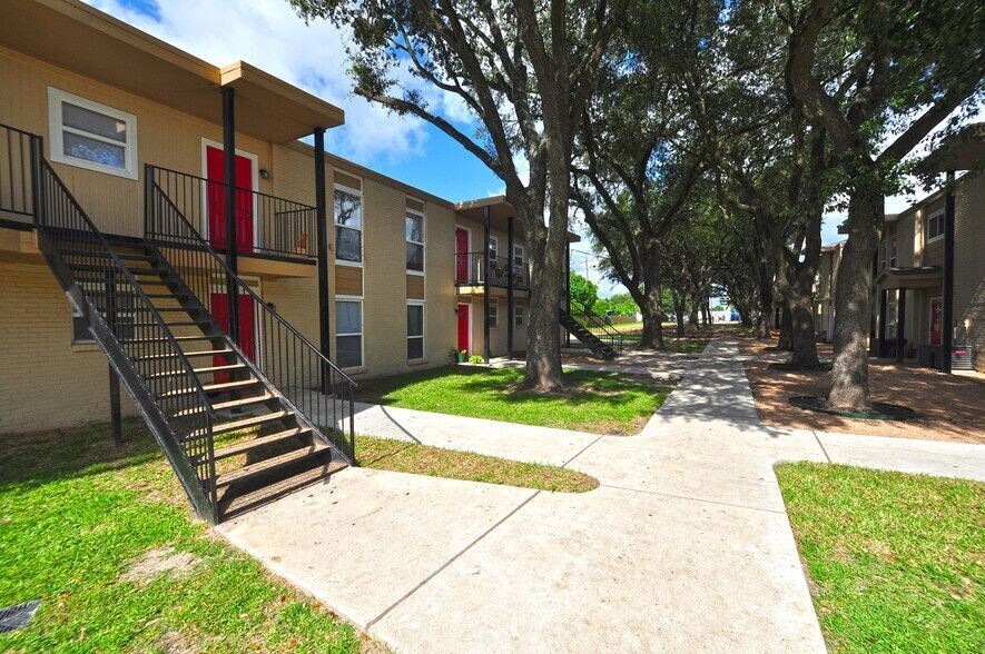 Evergreen Apartments Houston, TX Apartment Finder