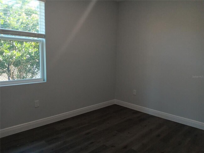 Building Photo - 845 Marquis Ct