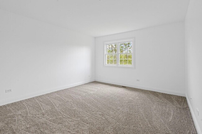 Building Photo - 11 Foxcroft Rd