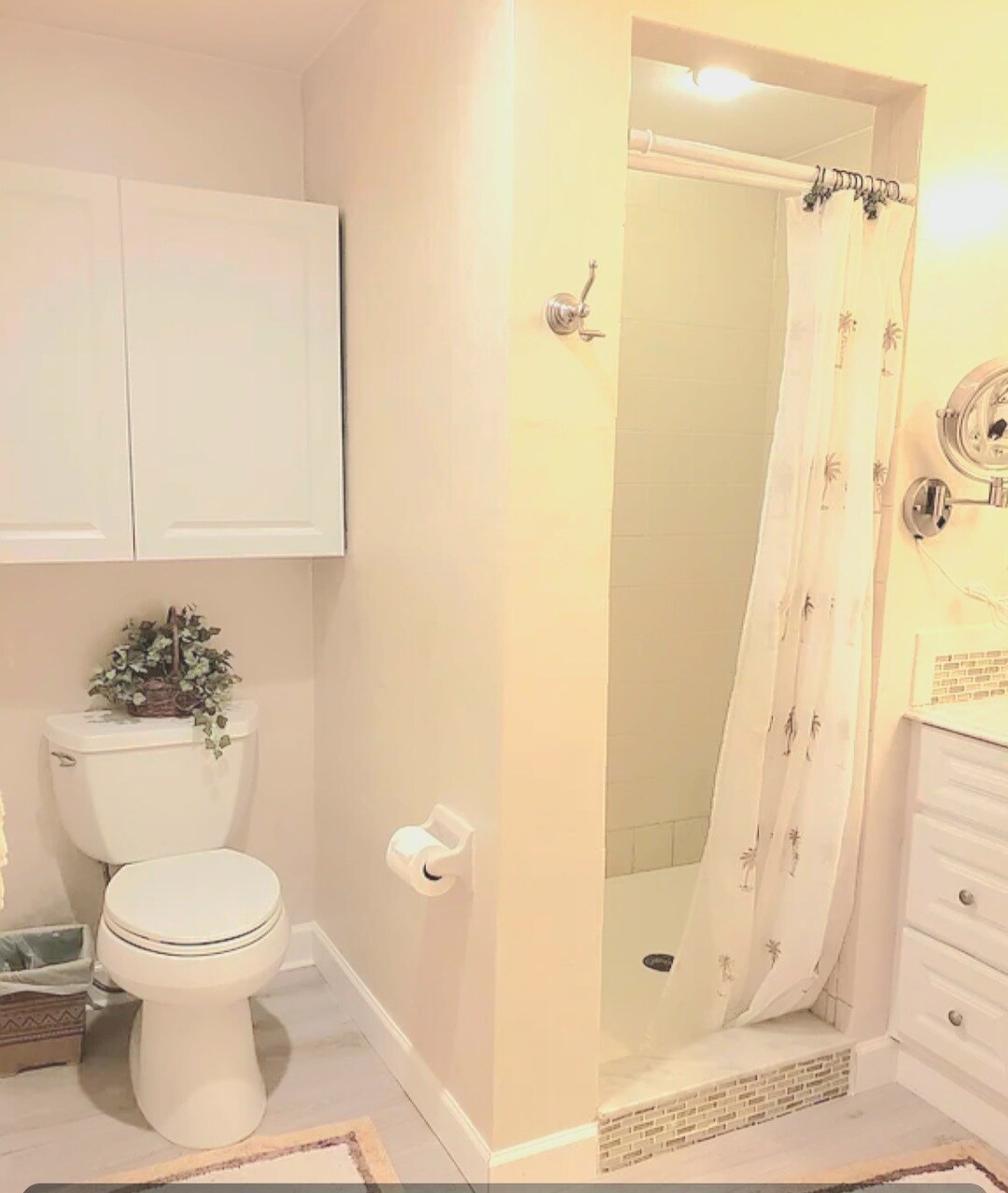 Bathroom - 18715 Hamilton St