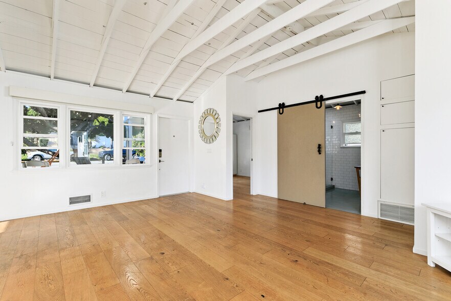 Building Photo - 721 3rd St