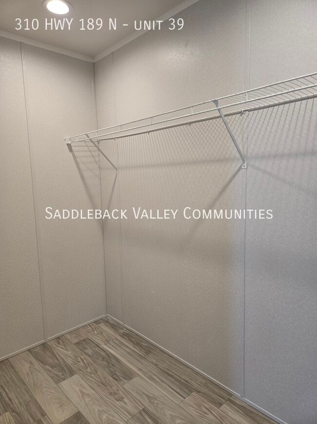 Building Photo - 310 HWY 189