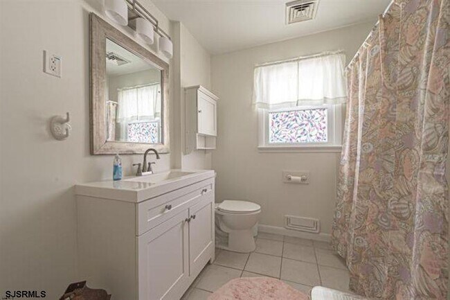 Building Photo - 303 24th St S