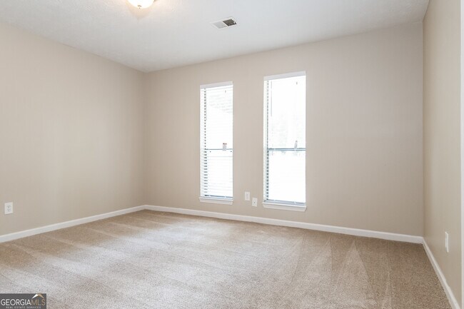 Building Photo - 356 Montgomery Pl