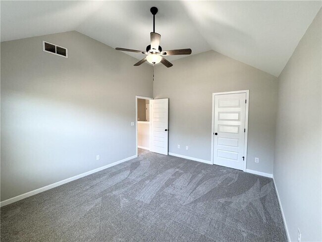 Building Photo - 6135 Stillwood Ln
