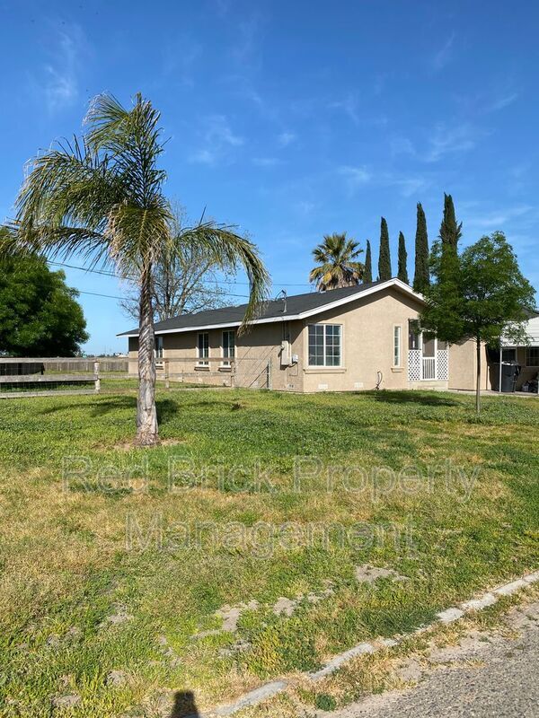 Primary Photo - 2715 Trindade Rd