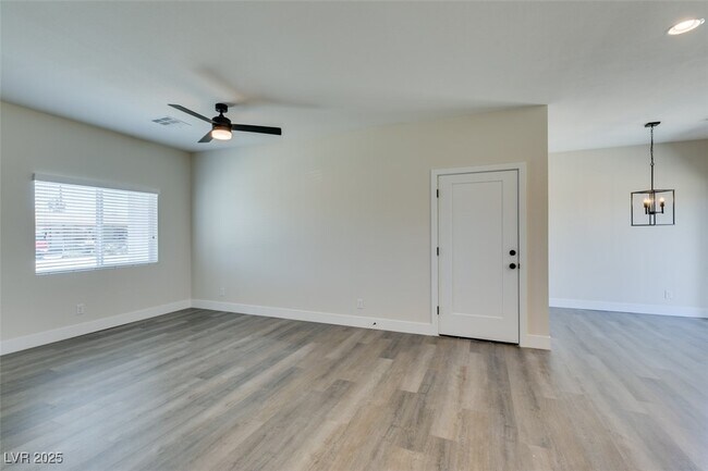 Building Photo - 1912 Carver Ave