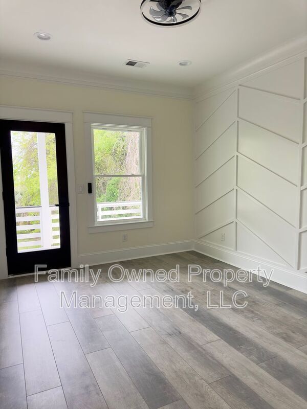 Building Photo - 2245 Fillmore St