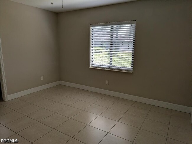 Building Photo - 4407 SW 8th Ct