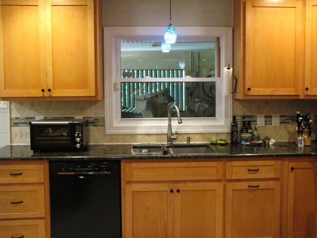 Building Photo - 2907 Elgin St