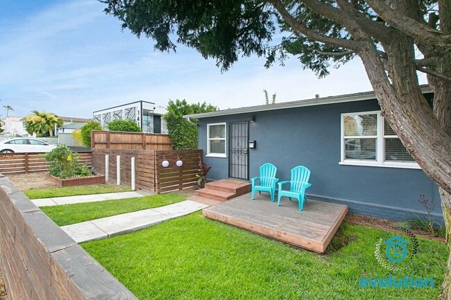 Building Photo - 4323-4333 Gresham St - 1405 Grand Ave