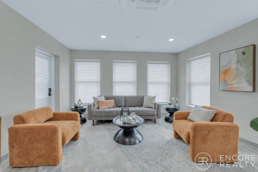 Building Photo - 375 Cummins Hwy