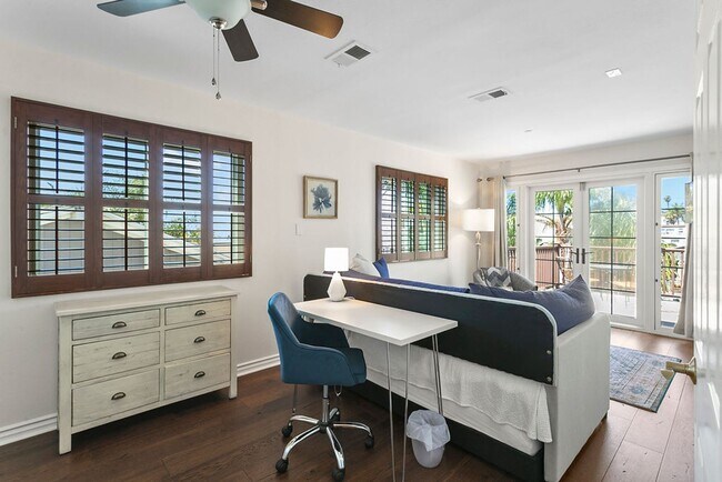 Building Photo - Exquisite beach home with Ocean and Harbor activities abound!