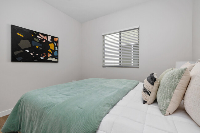 Building Photo - 3315 Clairemont Mesa Blvd