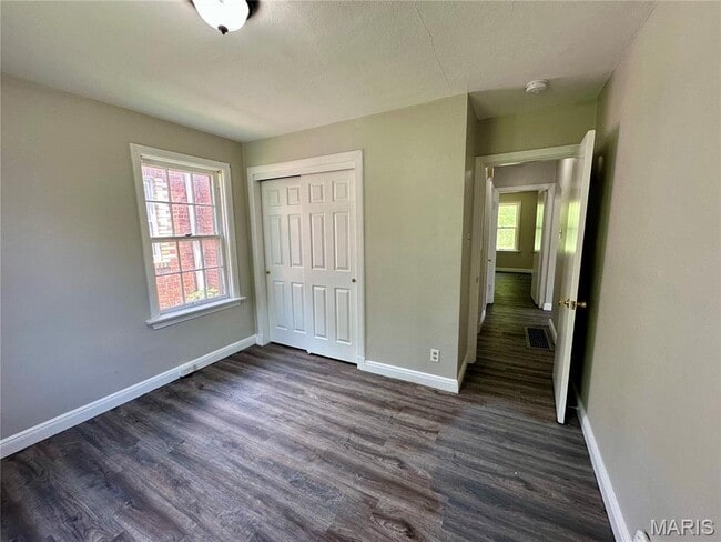 Building Photo - 1422 Tamerton Ave