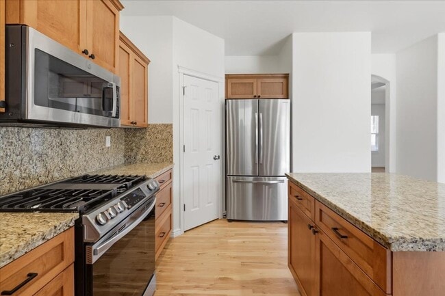 Building Photo - 3053 E Calabria Dr