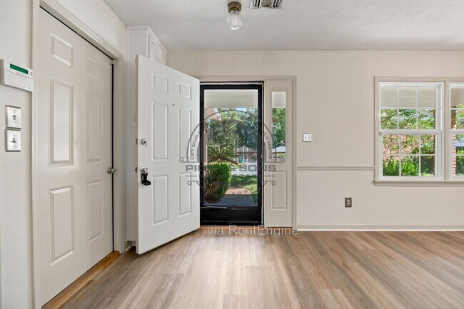 Building Photo - 3301 Lemoyne Ct