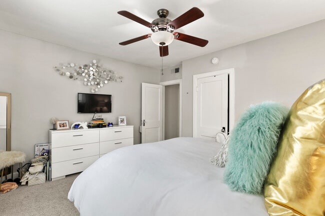 Building Photo - 5805 Vickery Blvd