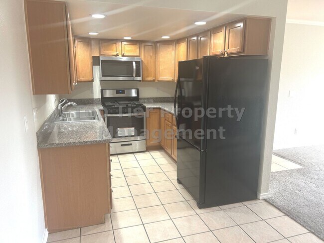 Building Photo - Spacious 2 Bed / 2 Bath Condo Near SDSU – ...