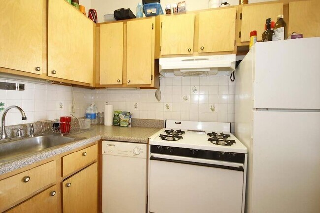 Building Photo - 2012 5th Ave