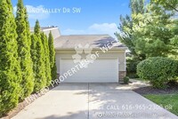 Building Photo - Available Now |  Spacious 2 Bed 1.5 Bath C...