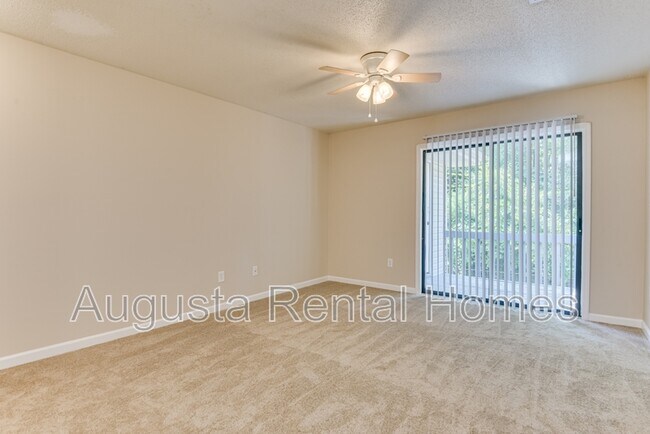 Building Photo - 3510 Woodlake Rd