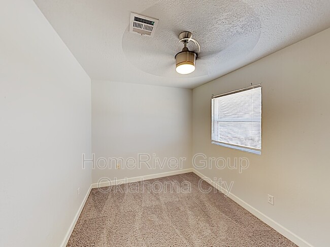 Building Photo - 6024 W Hefner Rd