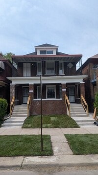 Building Photo - Euclid Gateway 3