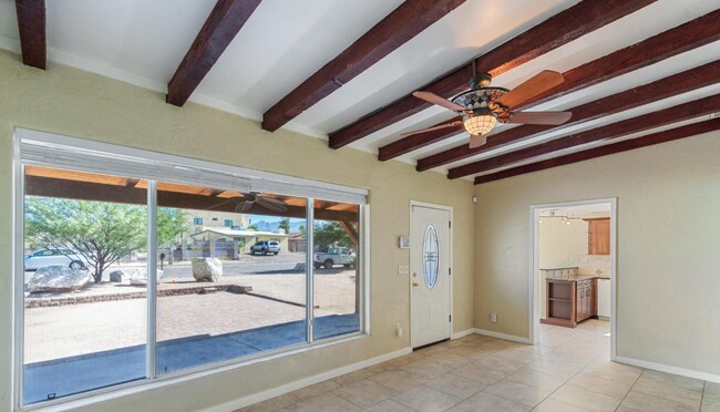 Building Photo - Available for a 10 month lease!! 4 bed, 2 bath less than a mile to campus! Pre-leasing for August...