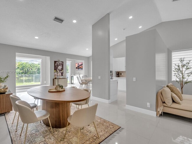 Building Photo - 933 Falling Water Rd