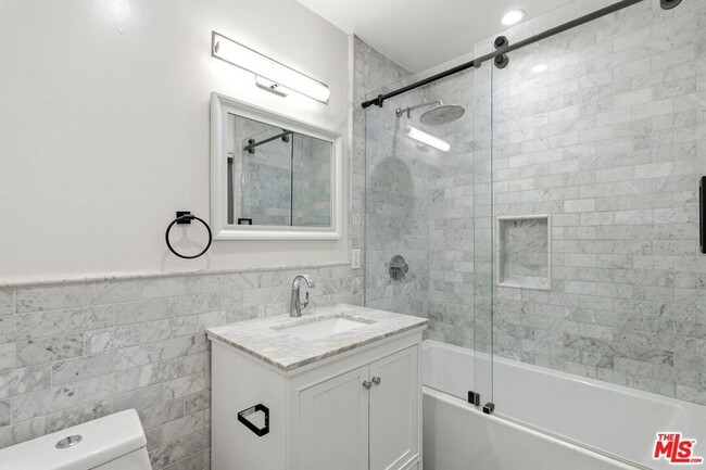 Building Photo - 612 Huntley Dr